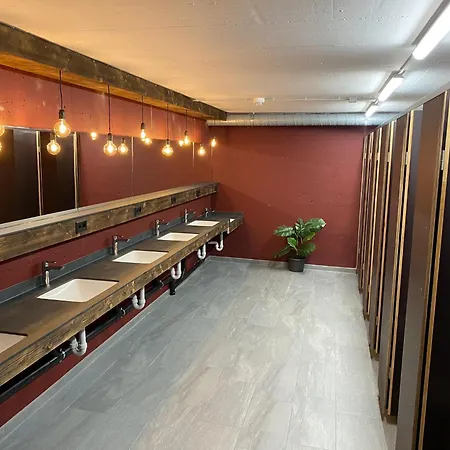 Gruppenhaus Frutigresort بيت شباب